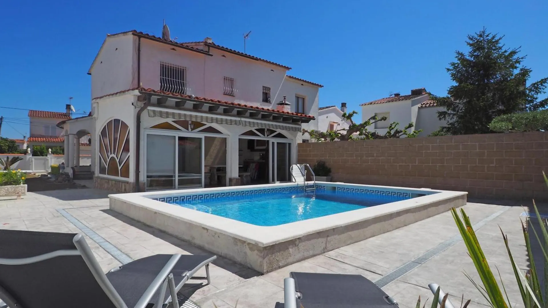 Casa L'Escala, 3 Dormitorios, 6 Personas - Es-325-36 トレリャ・デ・モングリ